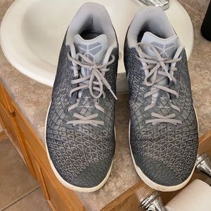 NIKE KOBY BRYANT MAMBA INSTINCT